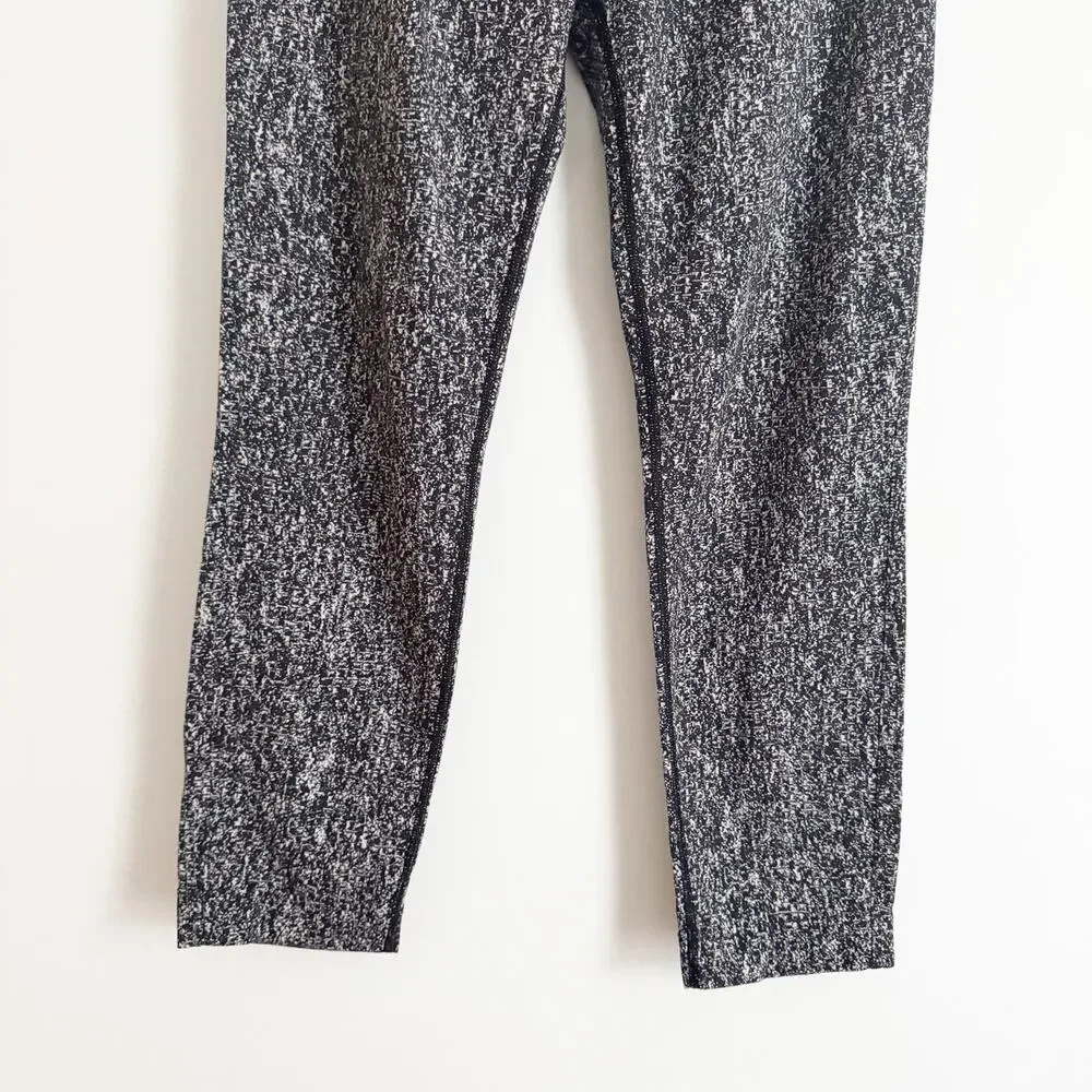LULULEMON Jet Crop Pant Power Luxtreme Suited Jacquard Black White 4